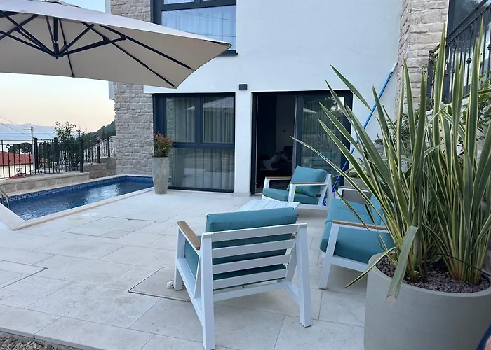 Aura Adriatica Onyx - Luxury Apartment, Private Pool, Sea View, Parking