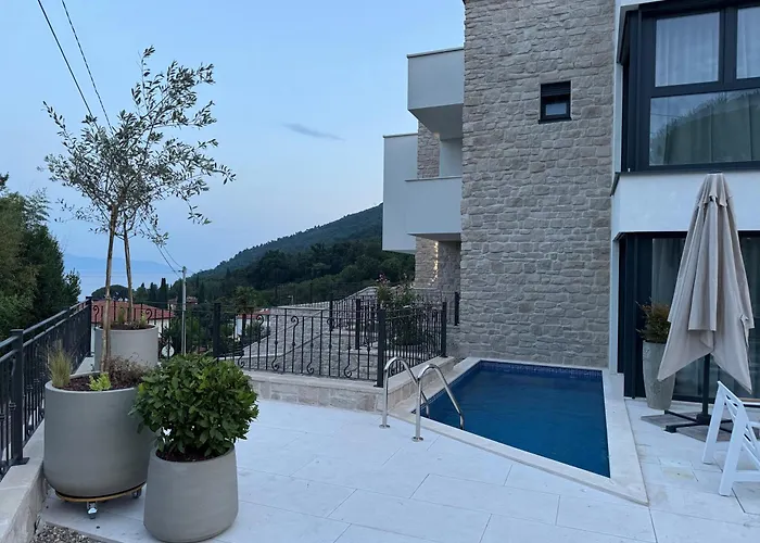Aura Adriatica Onyx - Luxury Apartment, Private Pool, Sea View, Parking