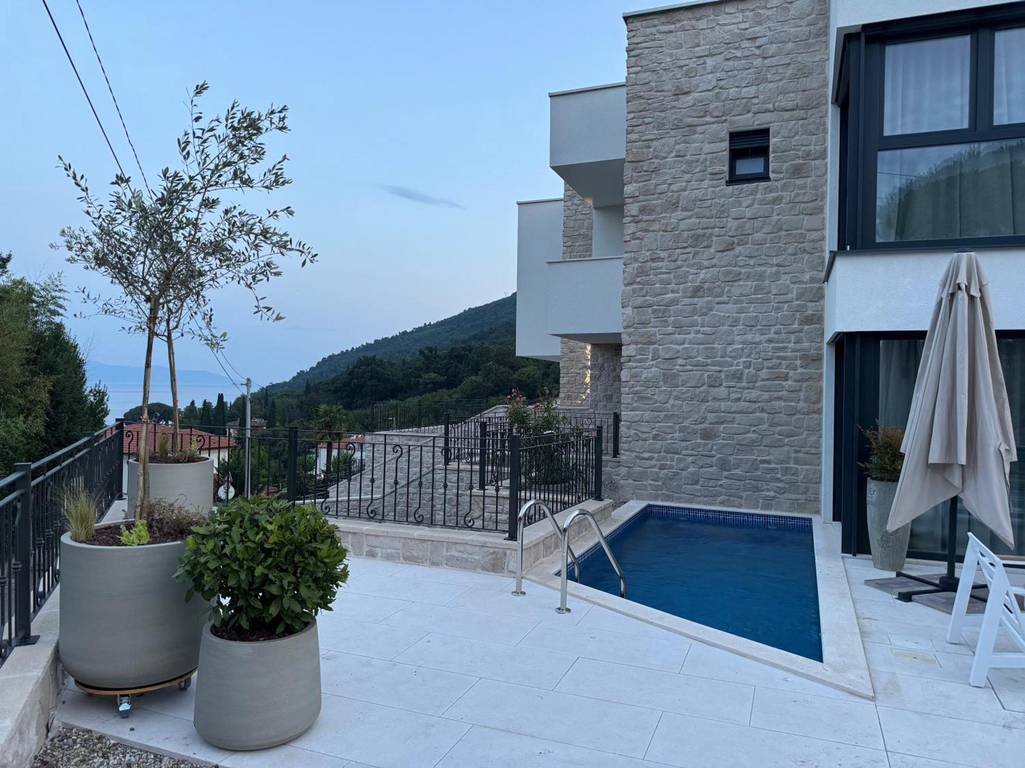 Aura Adriatica Onyx - Luxury Apartment, Private Pool, Sea View, Parking * Lovran