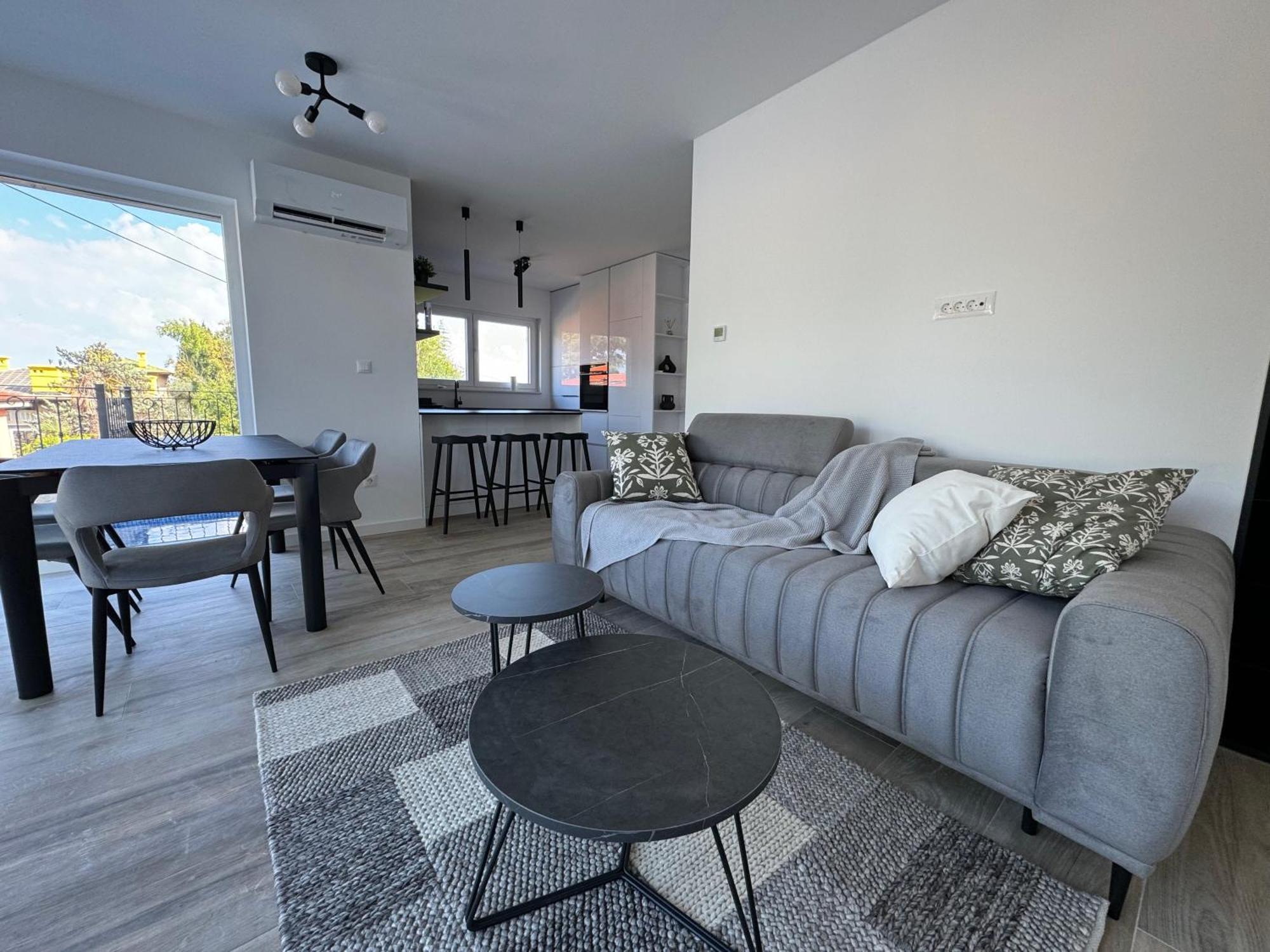 Aura Adriatica Onyx - Luxury Apartment, Private Pool, Sea View, Parking *